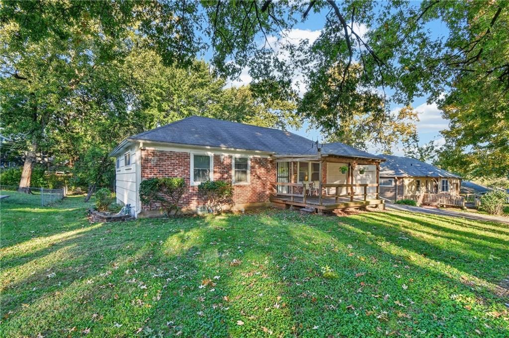 11300 Norton Avenue, Kansas City, MO: listing photo 2