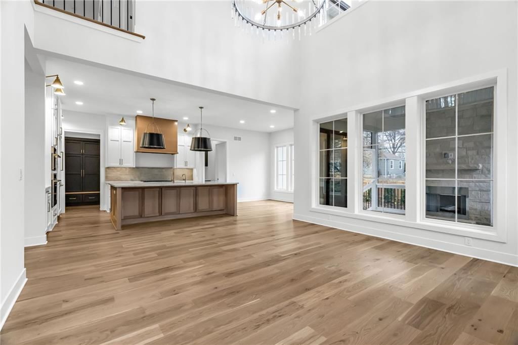 2920 W 48th Terrace, Westwood, KS