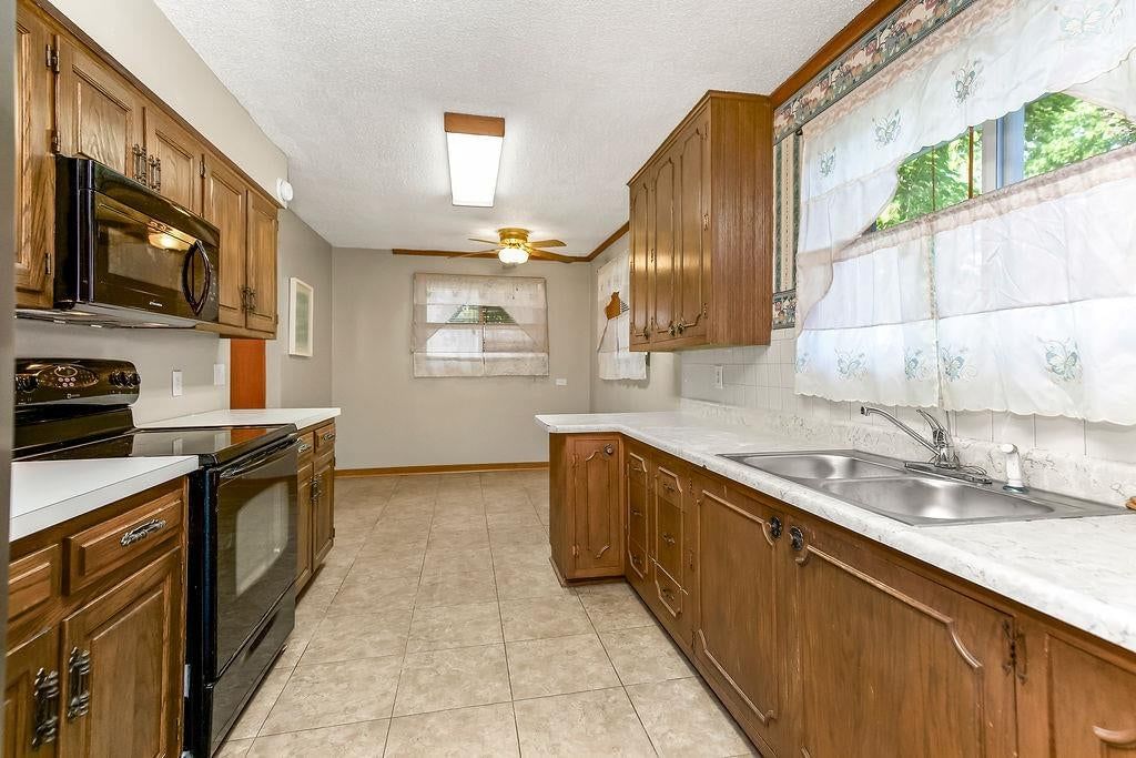 Photo 14 of 33 - 11801 E 45TH Terrace, Kansas City, MO 64133