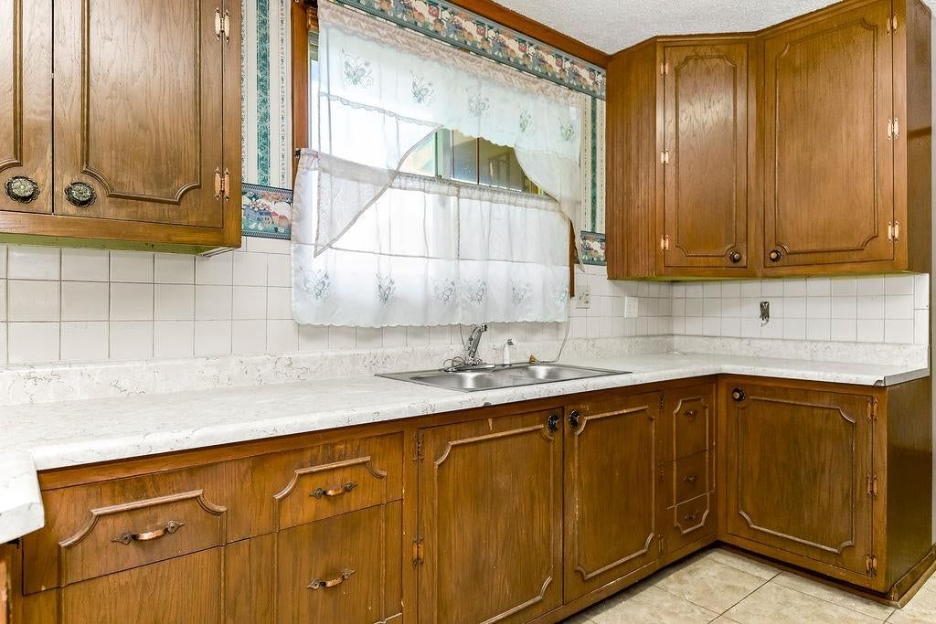 Photo 13 of 33 - 11801 E 45TH Terrace, Kansas City, MO 64133