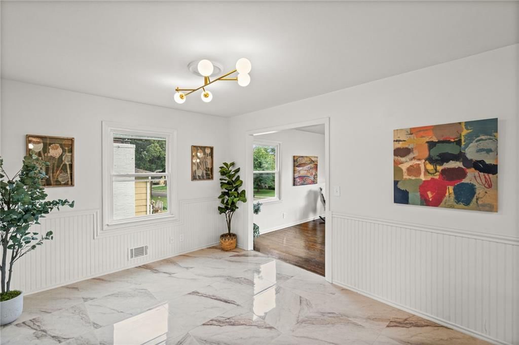 Photo 10 of 34 - 7312 Hedges Avenue, Raytown, MO 64133