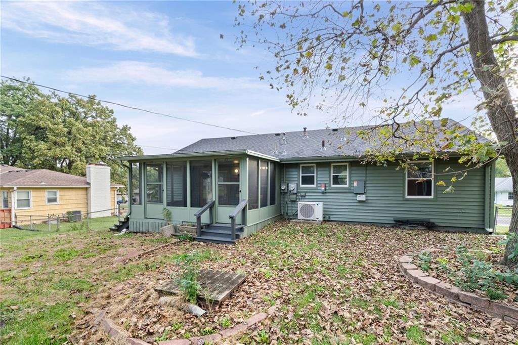 Photo 33 of 34 - 7312 Hedges Avenue, Raytown, MO 64133