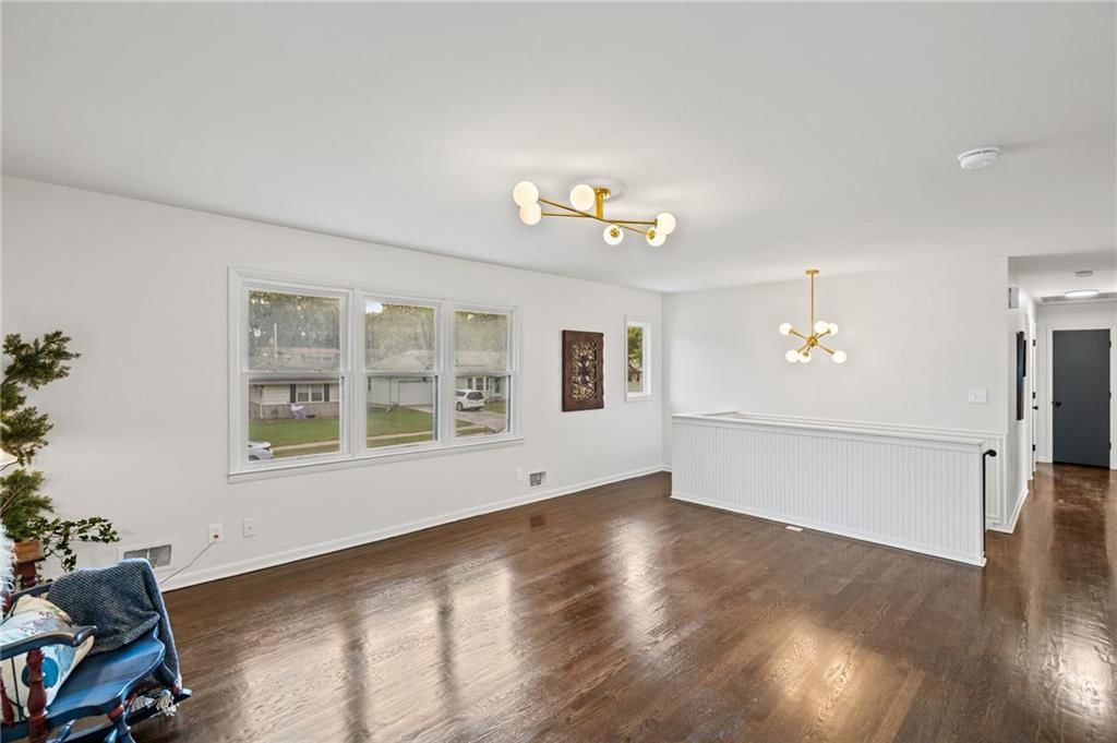 Photo 8 of 34 - 7312 Hedges Avenue, Raytown, MO 64133