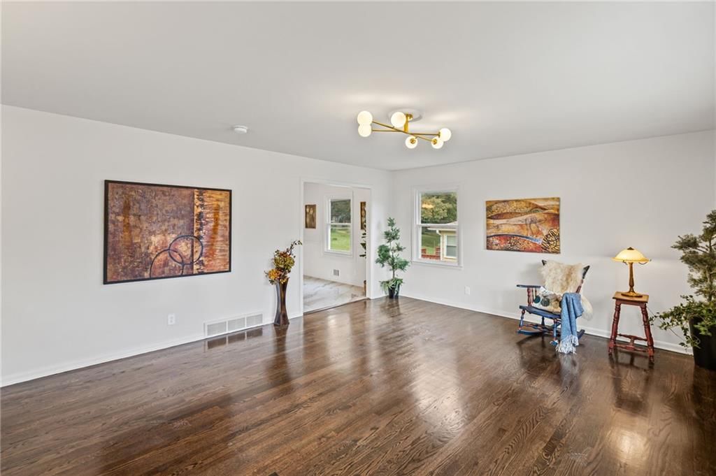 Photo 7 of 34 - 7312 Hedges Avenue, Raytown, MO 64133