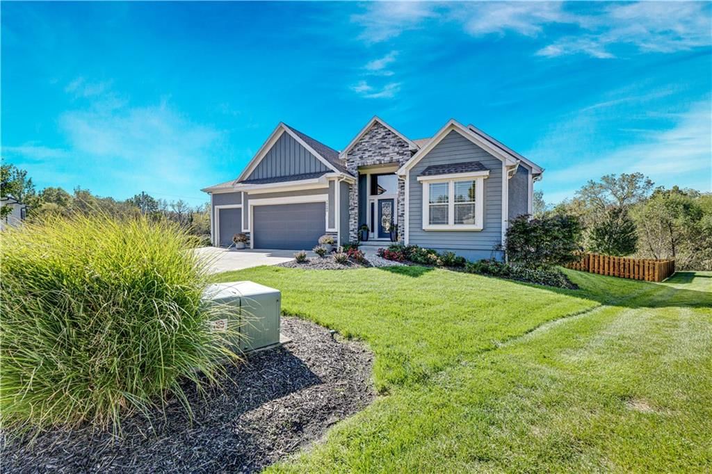 16680 S Kaw Street, Olathe, KS: listing photo 2