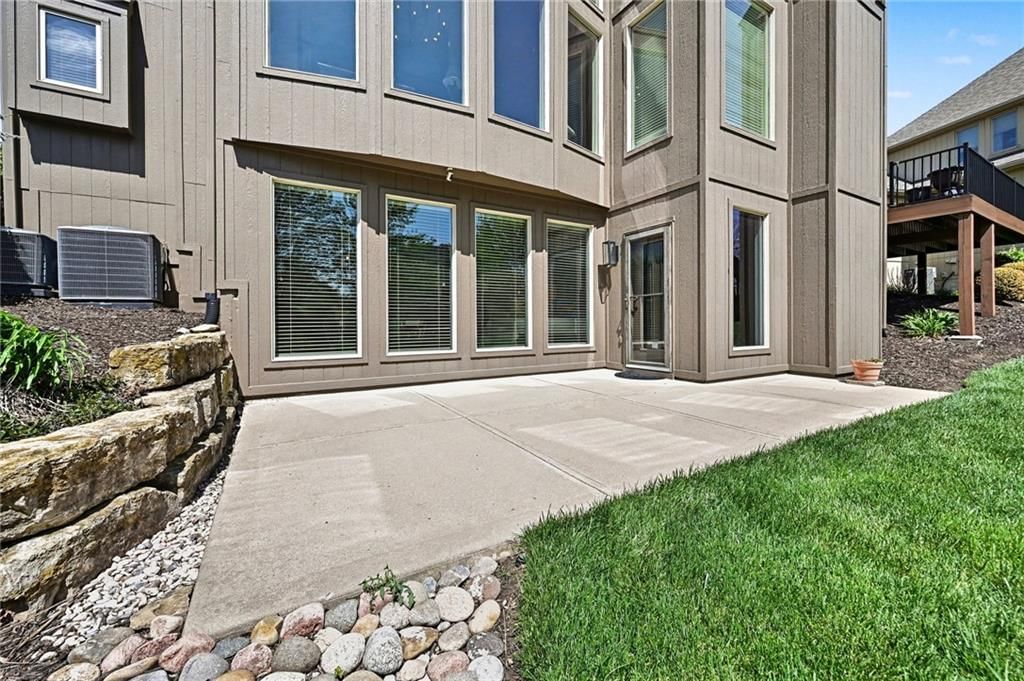 Concrete patio at 10139 N Montgall Avenue, Kansas City, MO 64155