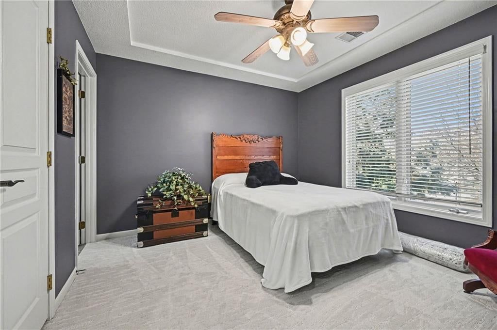 Photo 26 of 34 - 10139 N Montgall Avenue, Kansas City, MO 64155