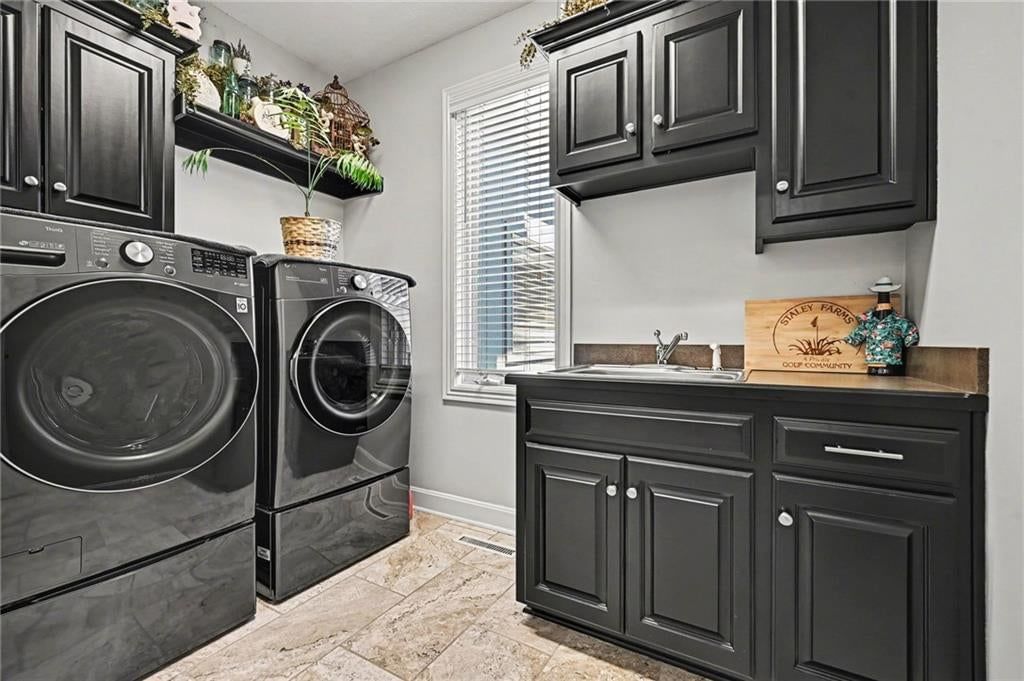 Photo 16 of 34 - 10139 N Montgall Avenue, Kansas City, MO 64155