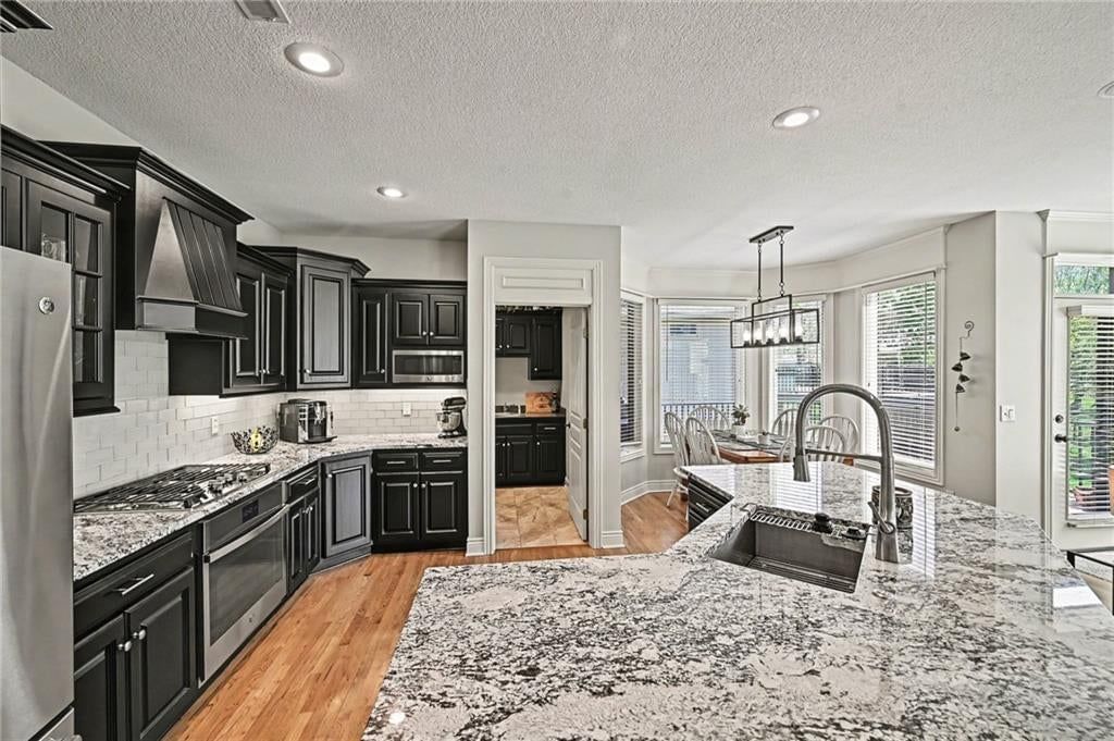 Photo 15 of 34 - 10139 N Montgall Avenue, Kansas City, MO 64155