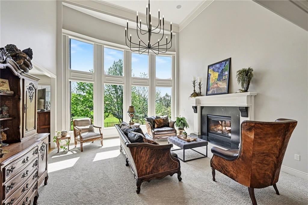 Tall ceilings, floor-to-ceiling windows and wall of windows at 10139 N Montgall Avenue, Kansas City, MO 64155