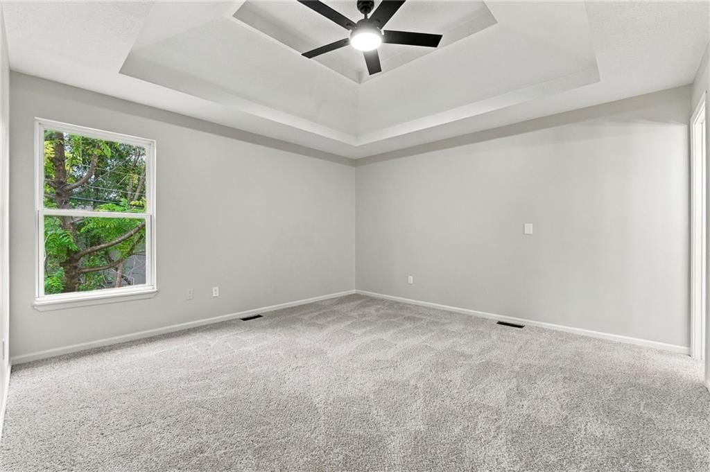Photo 12 of 27 - 703 W. Lawrence Street, Spring Hill, KS 66083