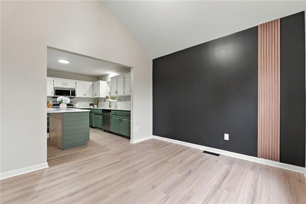 Photo 10 of 27 - 703 W. Lawrence Street, Spring Hill, KS 66083