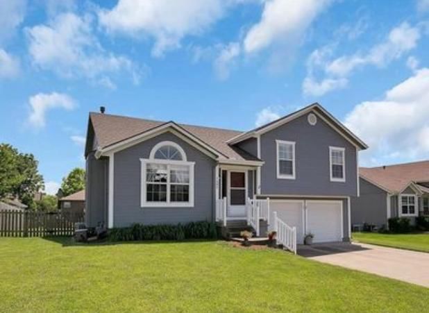 1403 Willow Drive, Greenwood, MO
