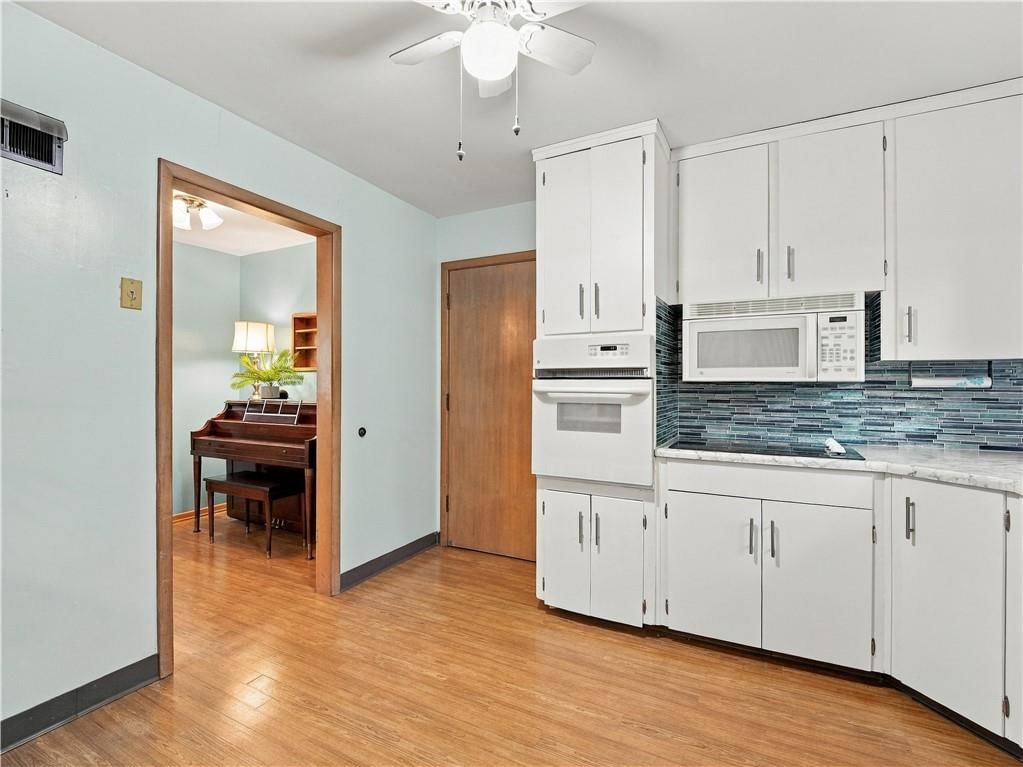 Photo 10 of 24 - 8314 Kentucky Avenue, Raytown, MO 64138