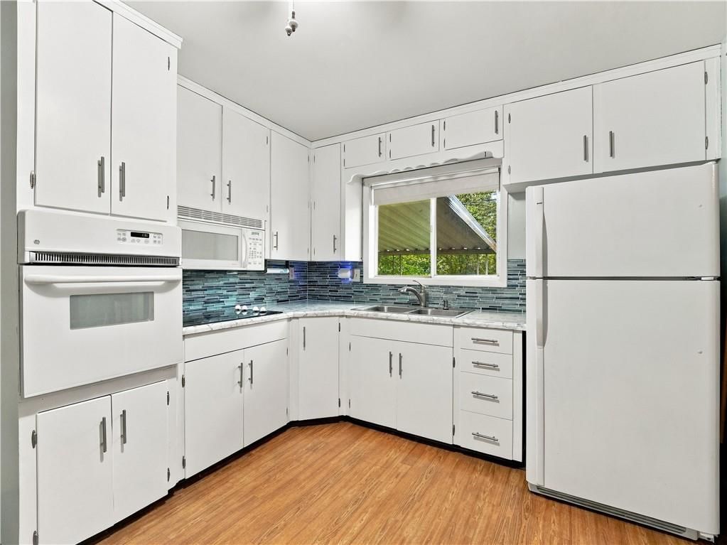 Photo 12 of 24 - 8314 Kentucky Avenue, Raytown, MO 64138