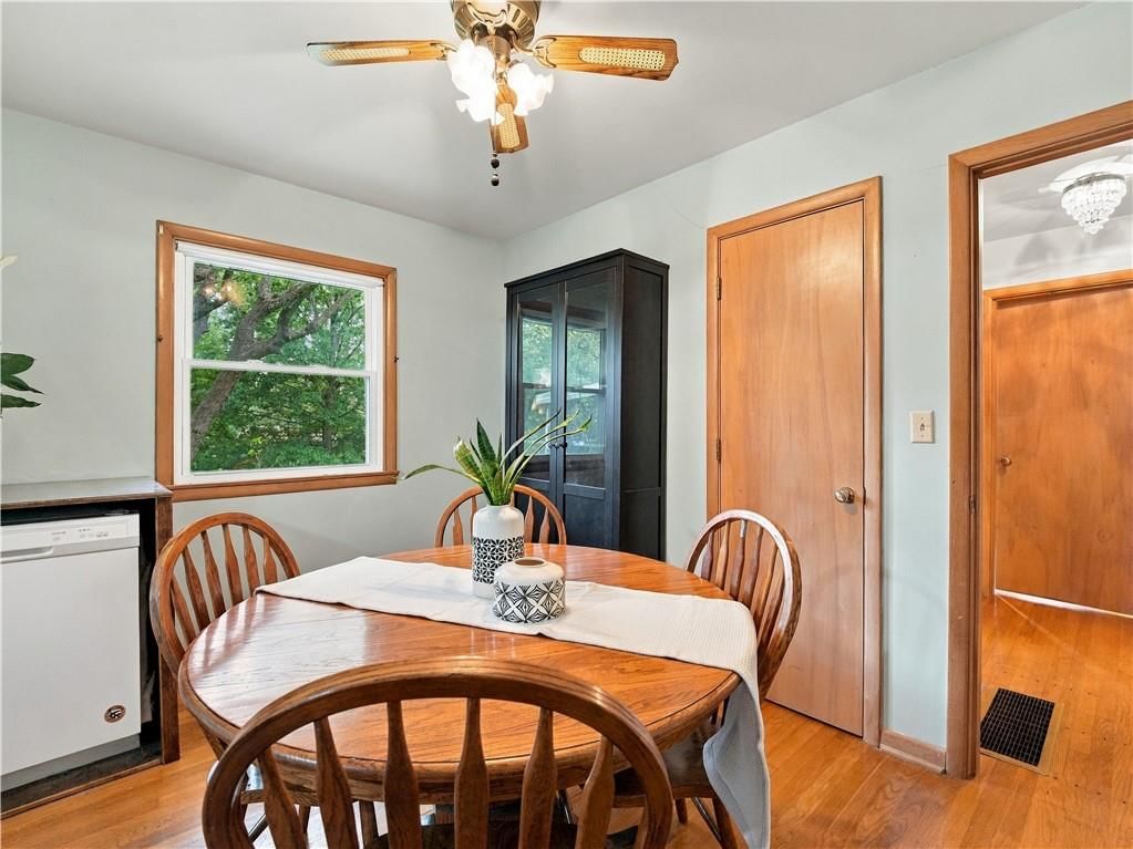 Photo 9 of 24 - 8314 Kentucky Avenue, Raytown, MO 64138