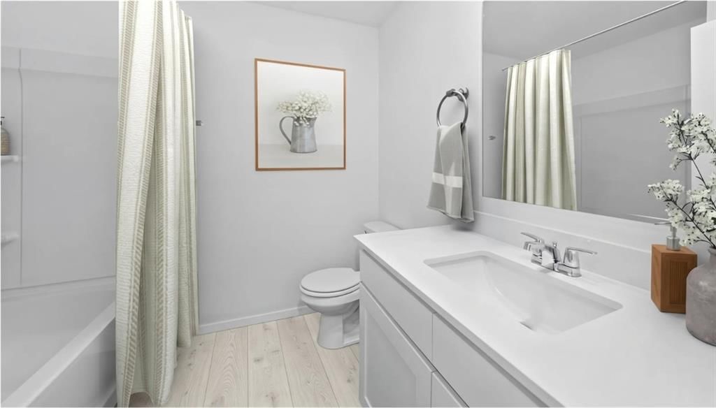 Photo 11 of 12 - 603 SW Edgewood Meadows Drive, Oak Grove, MO 64075