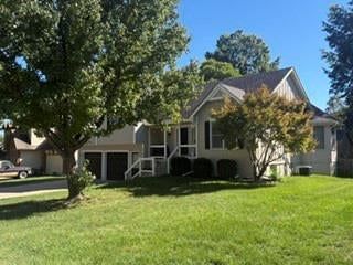 1705 NE Misty Lane, Lee's Summit, MO: listing photo 2