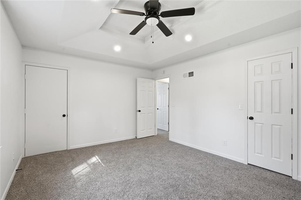 Carpet at 307B E Main Street, Smithville, MO 64089