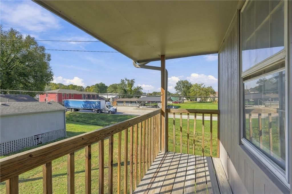 Balcony at 307B E Main Street, Smithville, MO 64089