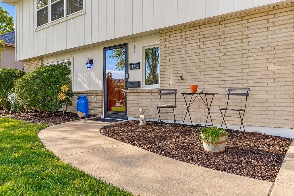 11712 E 62nd Terrace, Kansas City, MO: listing photo 3