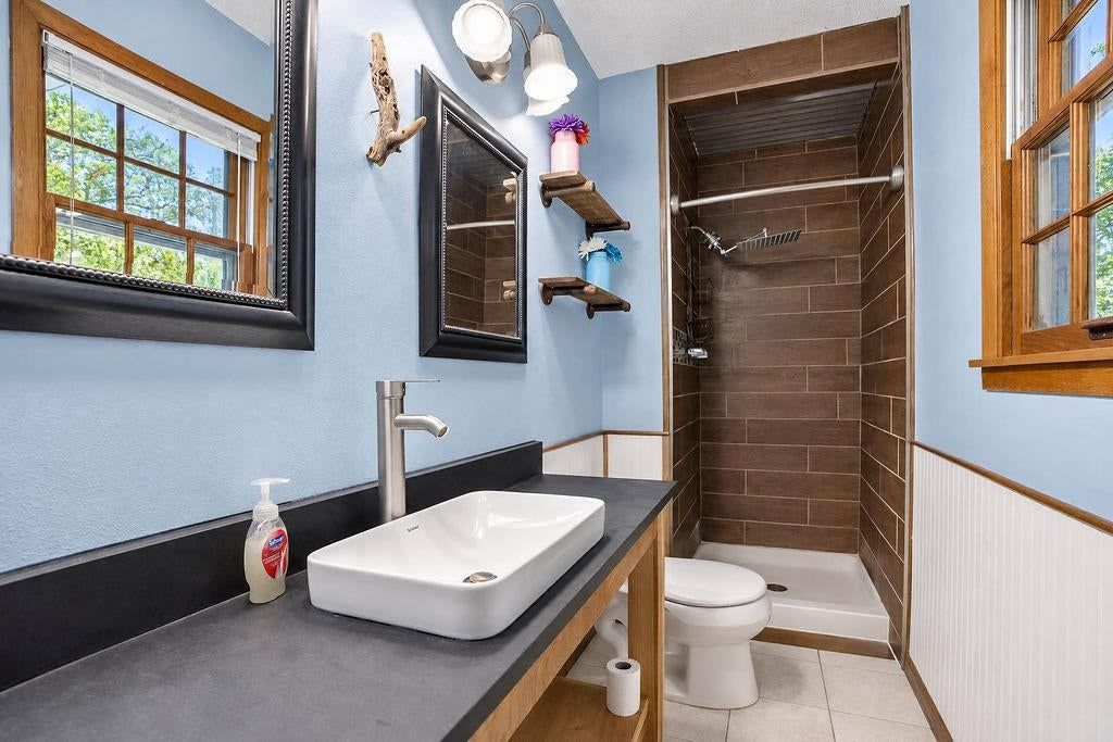 Photo 20 of 31 - 11712 E 62nd Terrace, Kansas City, MO 64133