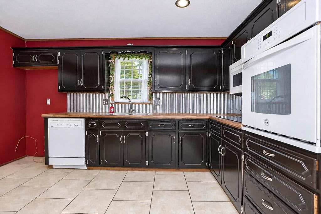 Photo 11 of 31 - 11712 E 62nd Terrace, Kansas City, MO 64133