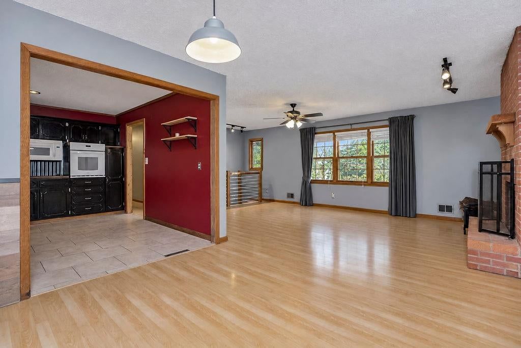 Photo 8 of 31 - 11712 E 62nd Terrace, Kansas City, MO 64133