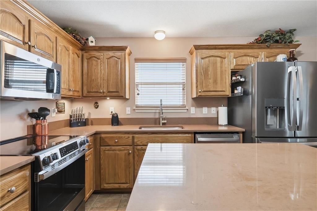 Photo 8 of 18 - 600 S Maple Street, Gardner, KS 66030