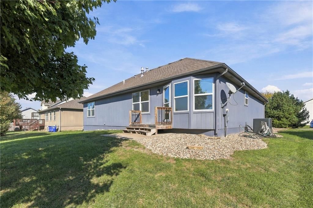 Deck at 600 S Maple Street, Gardner, KS 66030