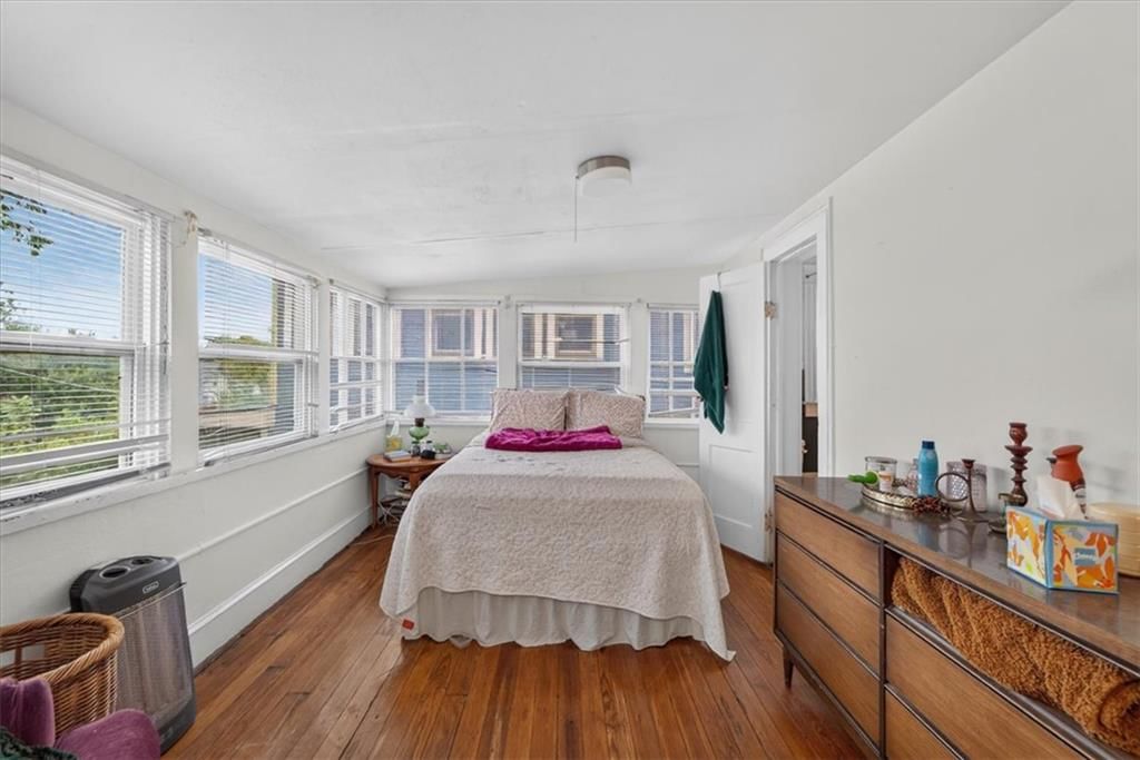 Photo 18 of 24 - 4232 Campbell Street, Kansas City, MO 64110