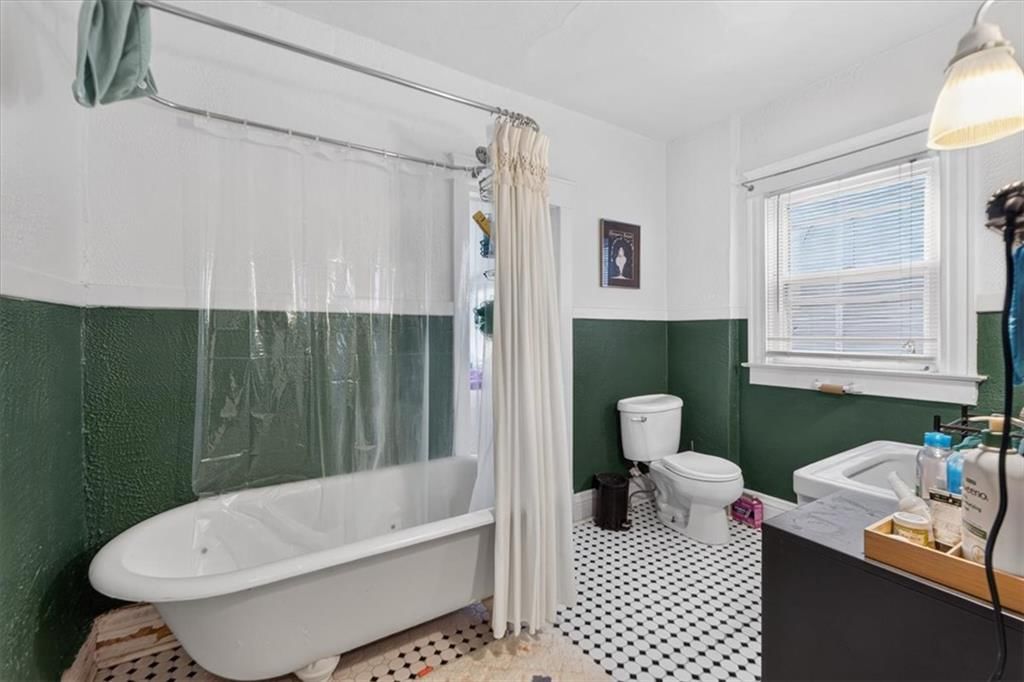 Photo 20: freestanding tub, 4232 Campbell Street, Kansas City, MO 64110