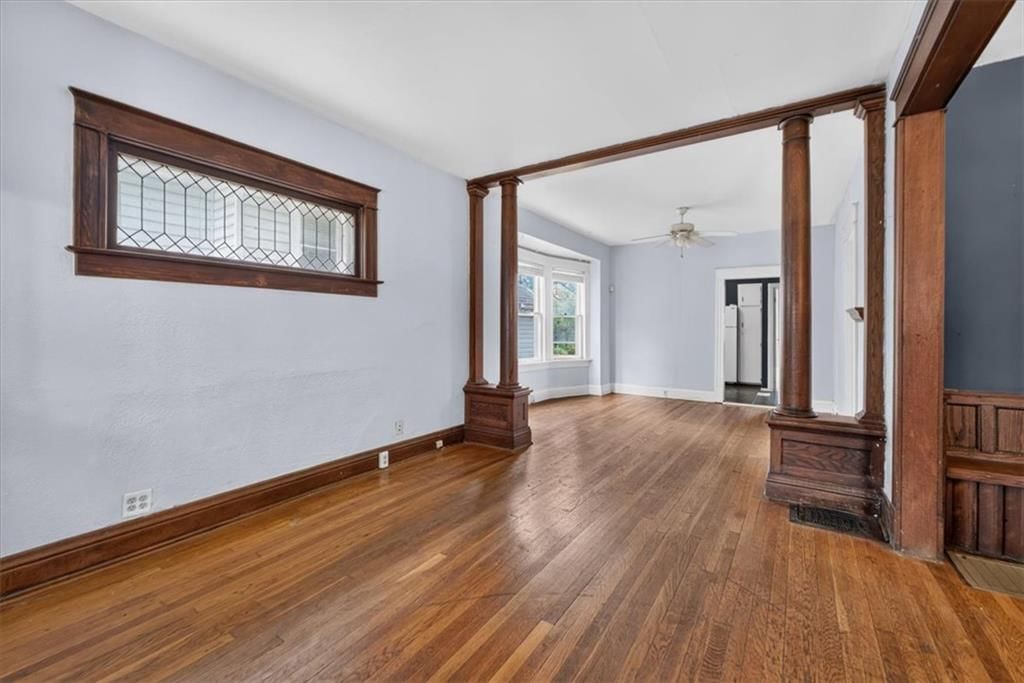 Photo 3 of 24 - 4232 Campbell Street, Kansas City, MO 64110