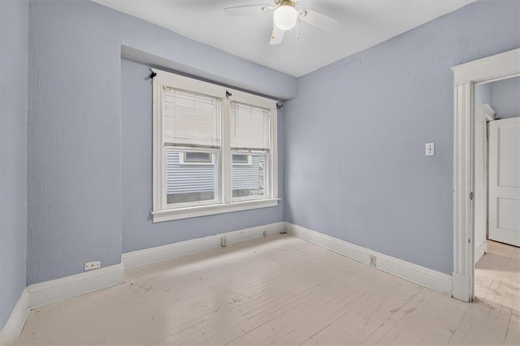Photo 13 of 24 - 4232 Campbell Street, Kansas City, MO 64110