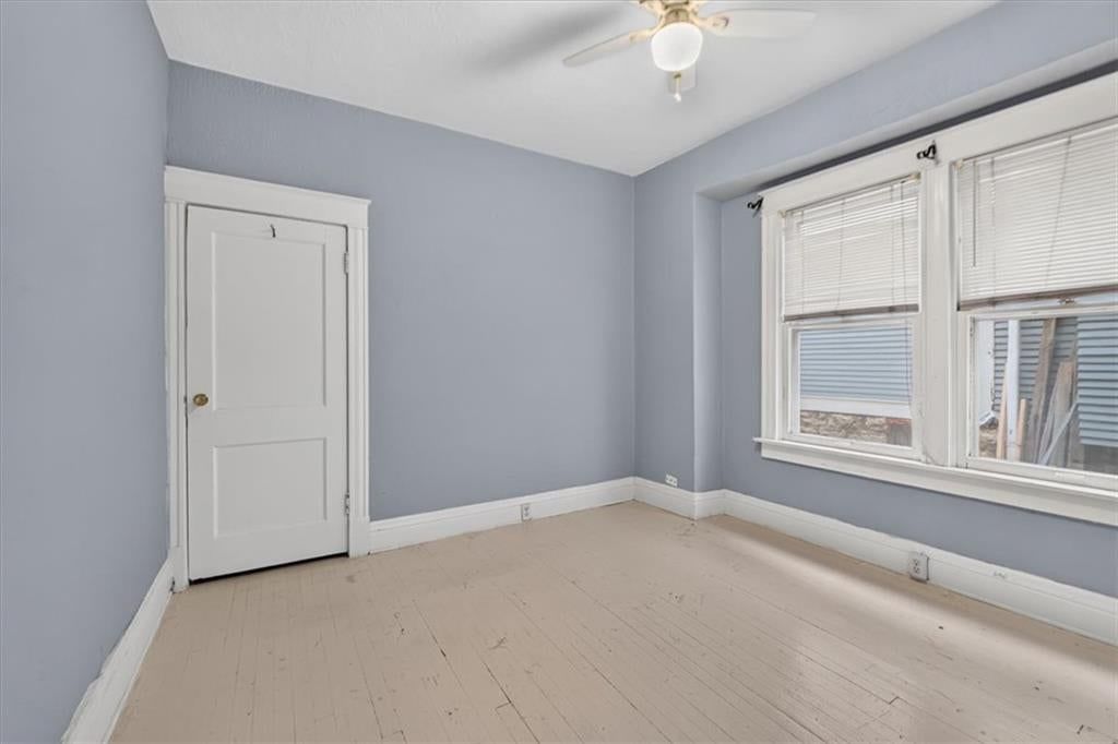 Photo 12 of 24 - 4232 Campbell Street, Kansas City, MO 64110