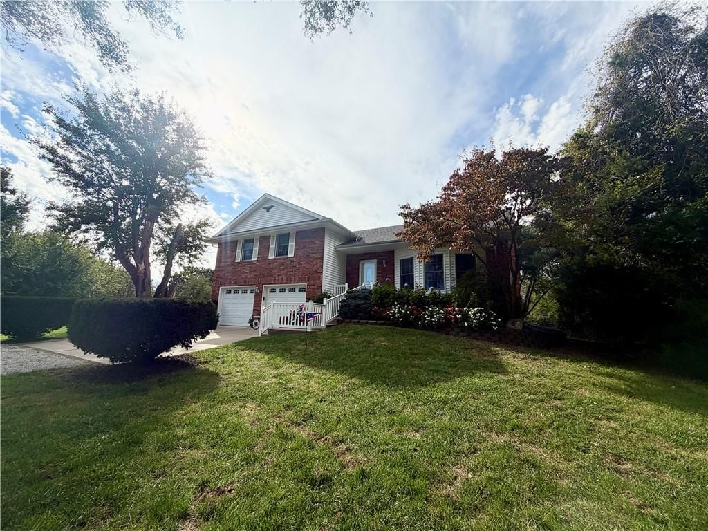 3050 Tonganoxie Road, Leavenworth, KS: listing photo 2