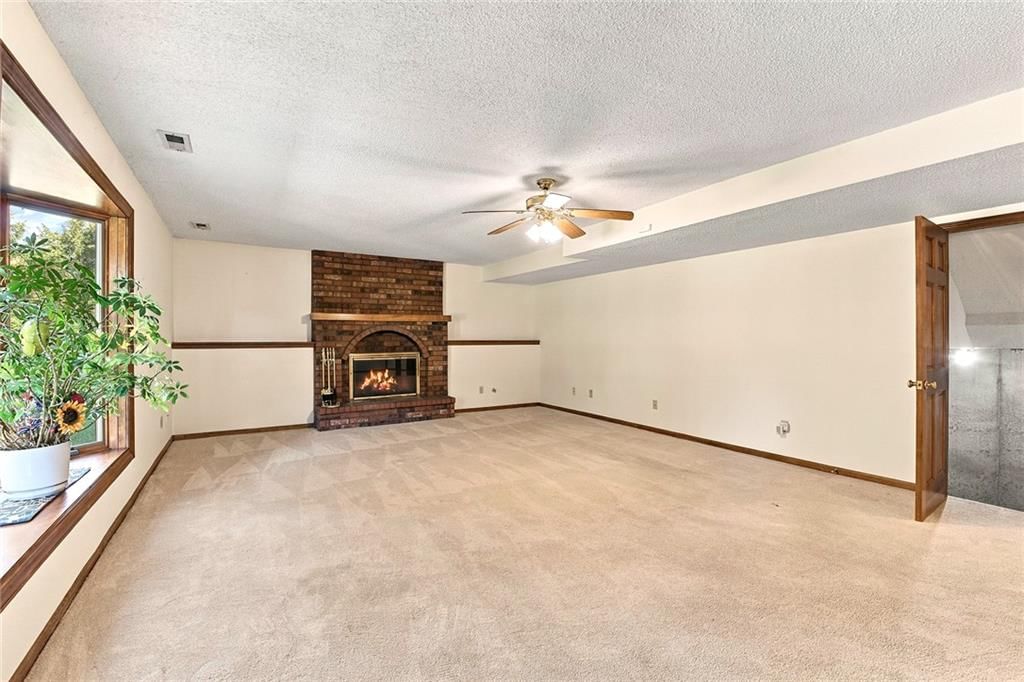 3050 Tonganoxie Road, Leavenworth, KS