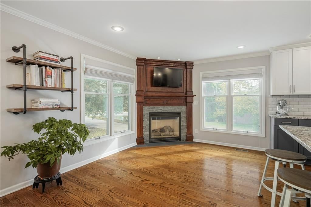 Photo 23 of 70 - 9260 Oakcrest Drive, Lenexa, KS 66227
