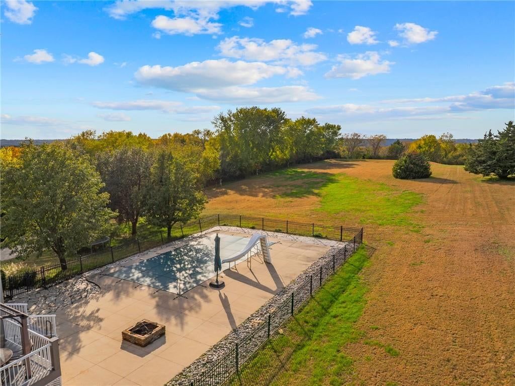 Photo 57 of 70 - 9260 Oakcrest Drive, Lenexa, KS 66227