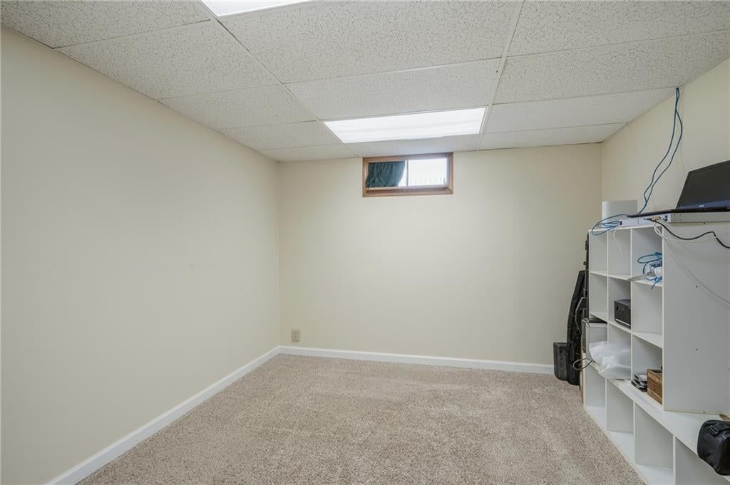Photo 43 of 70 - 9260 Oakcrest Drive, Lenexa, KS 66227