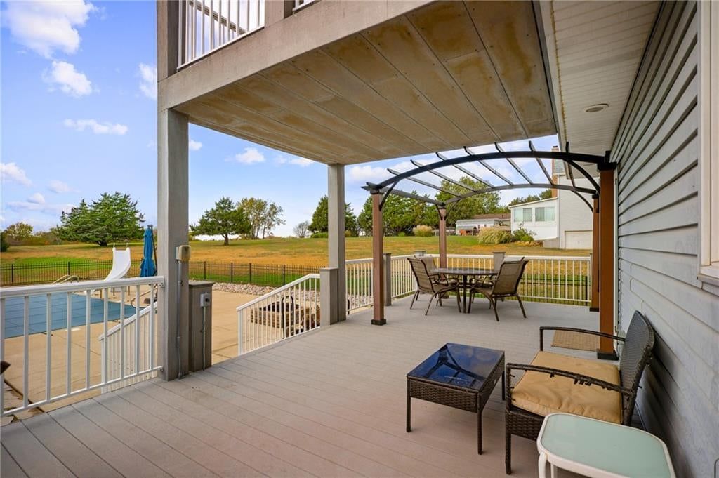 Covered patio at 9260 Oakcrest Drive, Lenexa, KS 66227