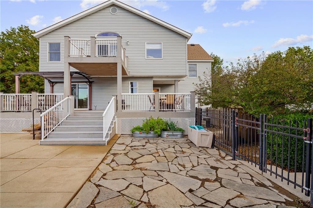 Photo 53 of 70 - 9260 Oakcrest Drive, Lenexa, KS 66227