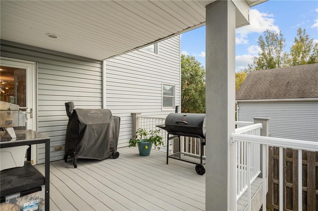 Photo 47 of 70 - 9260 Oakcrest Drive, Lenexa, KS 66227