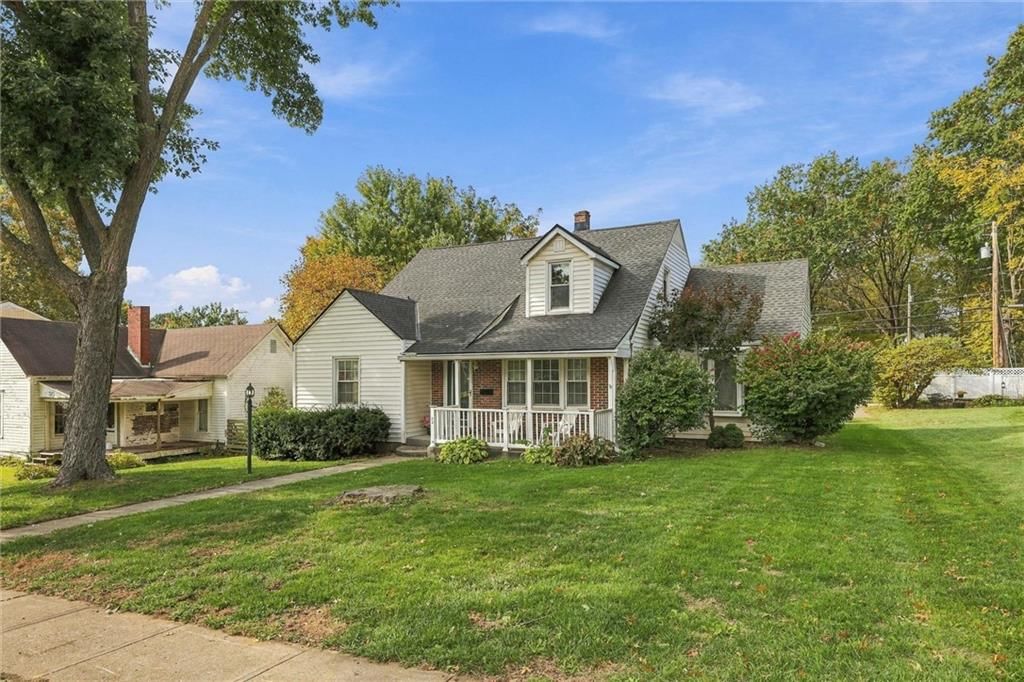 24 Fairview Avenue, Liberty, MO: listing photo 2