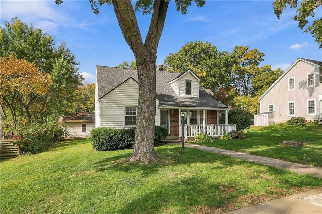 24 Fairview Avenue, Liberty, MO: listing photo 3