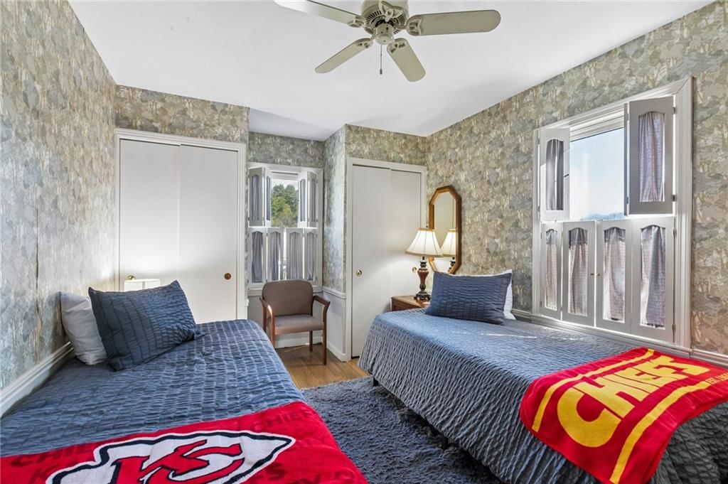 Photo 20 of 32 - 1513 NE Englewood Road, Kansas City, MO 64118