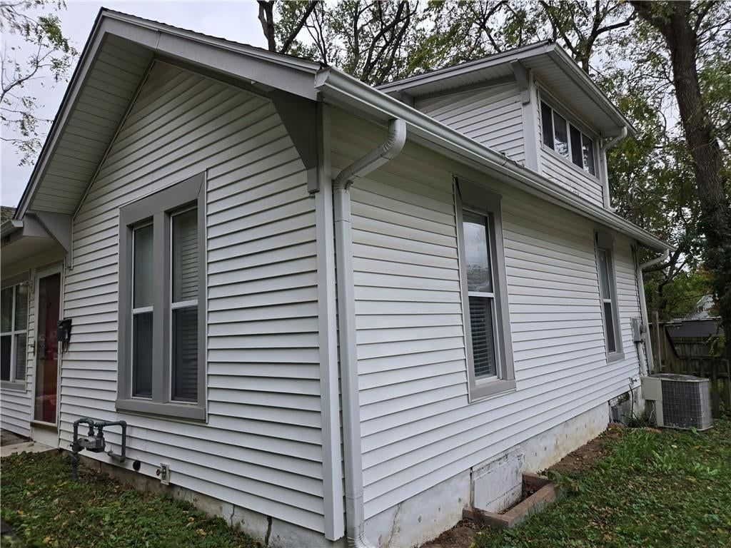 100 S Willis Avenue, Independence, MO: listing photo 3