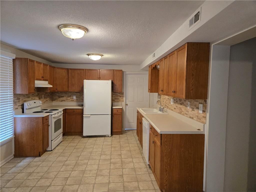 Photo 22 of 22 - 100 S Willis Avenue, Independence, MO 64050