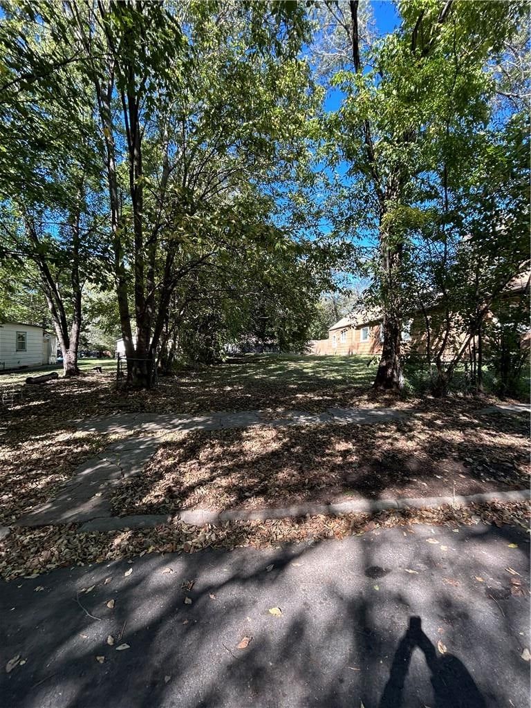 521 & 525 Dakota Street, Leavenworth, KS: listing photo 3