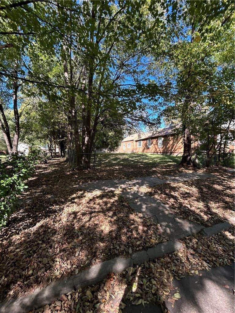 521 & 525 Dakota Street, Leavenworth, KS: listing photo 2